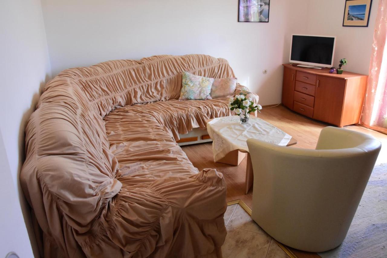 Apartments Zana วีร์ ภายนอก รูปภาพ