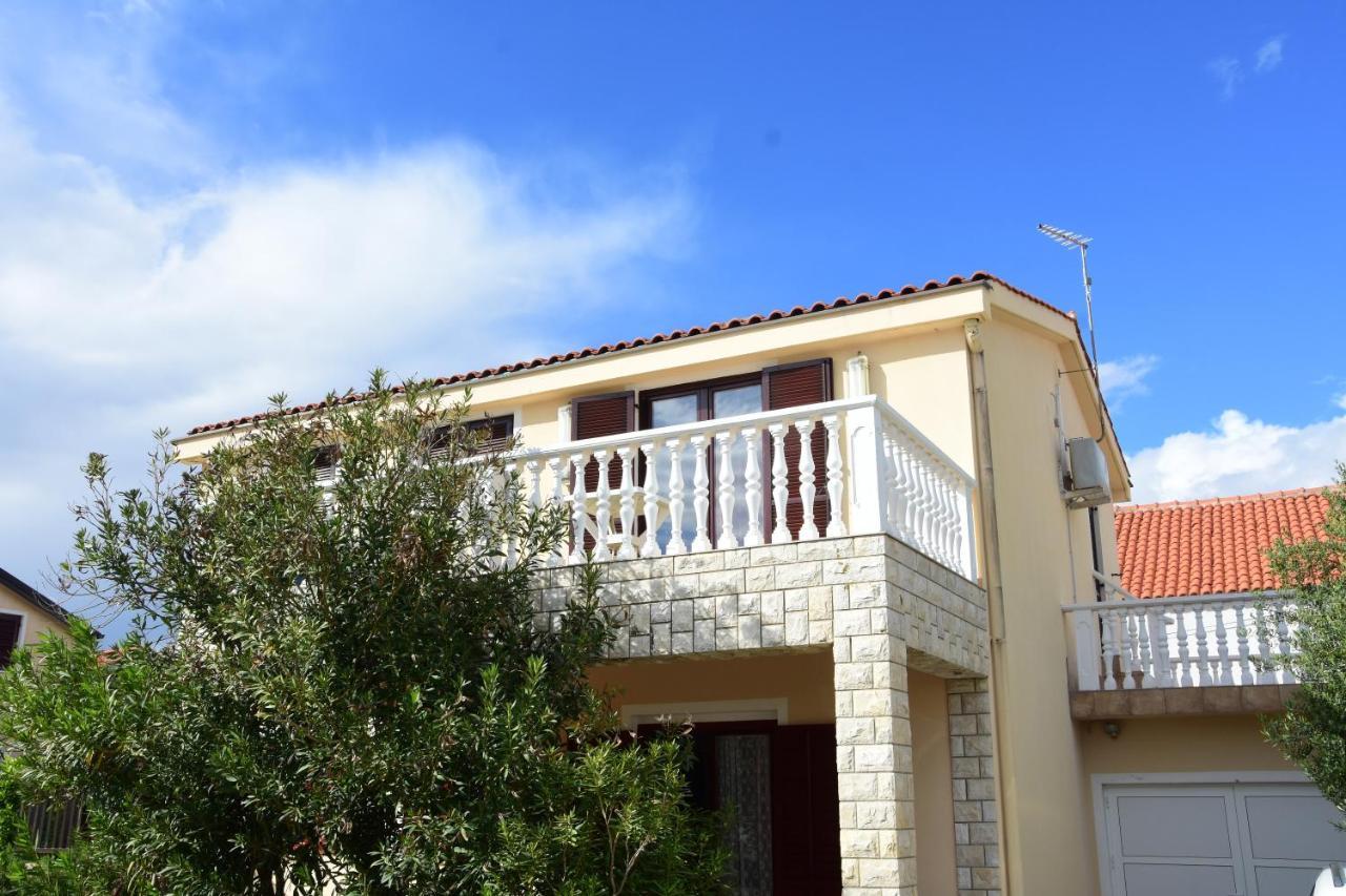 Apartments Zana วีร์ ภายนอก รูปภาพ